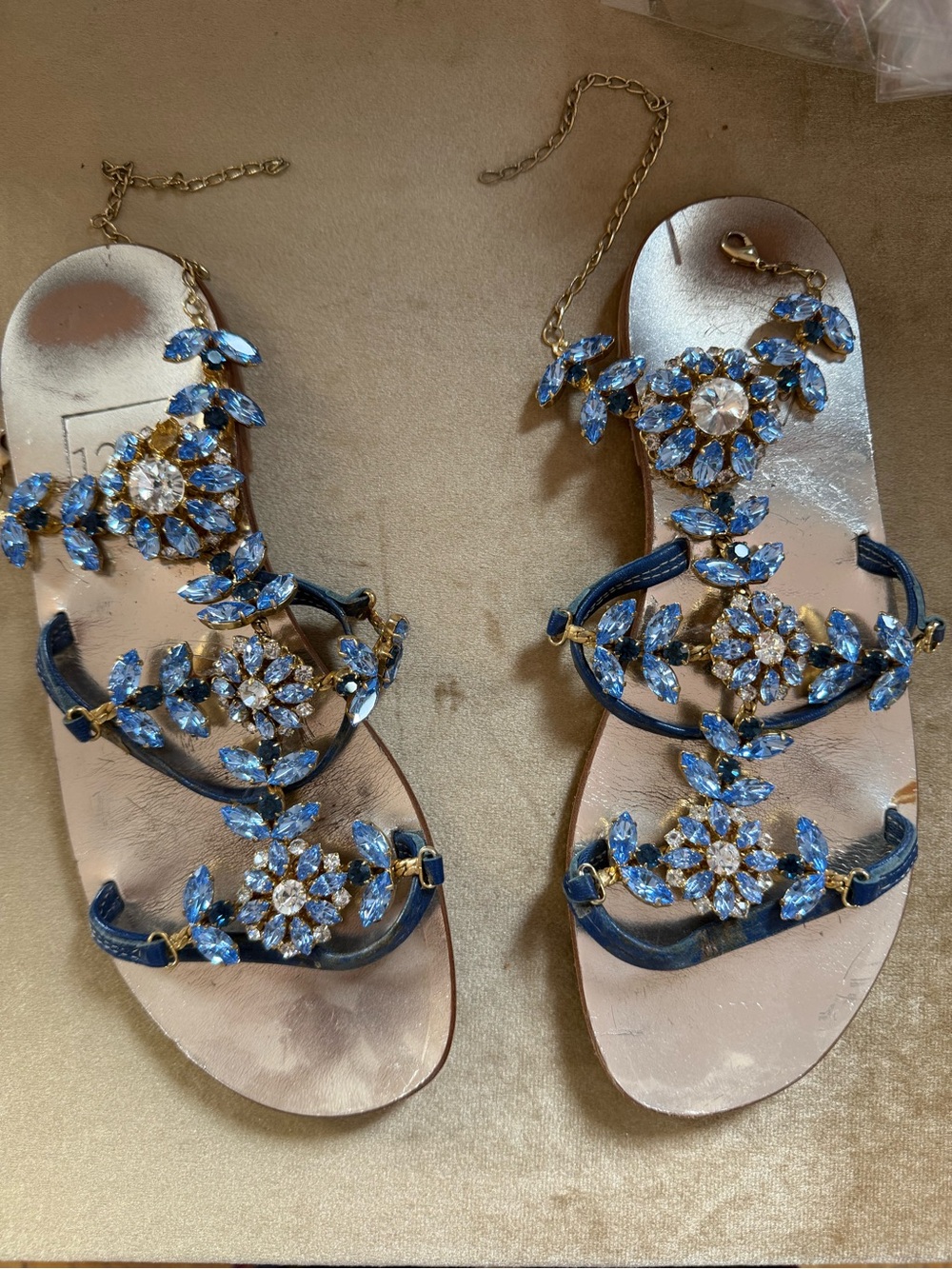 Gorgeous rhinestone Sandals